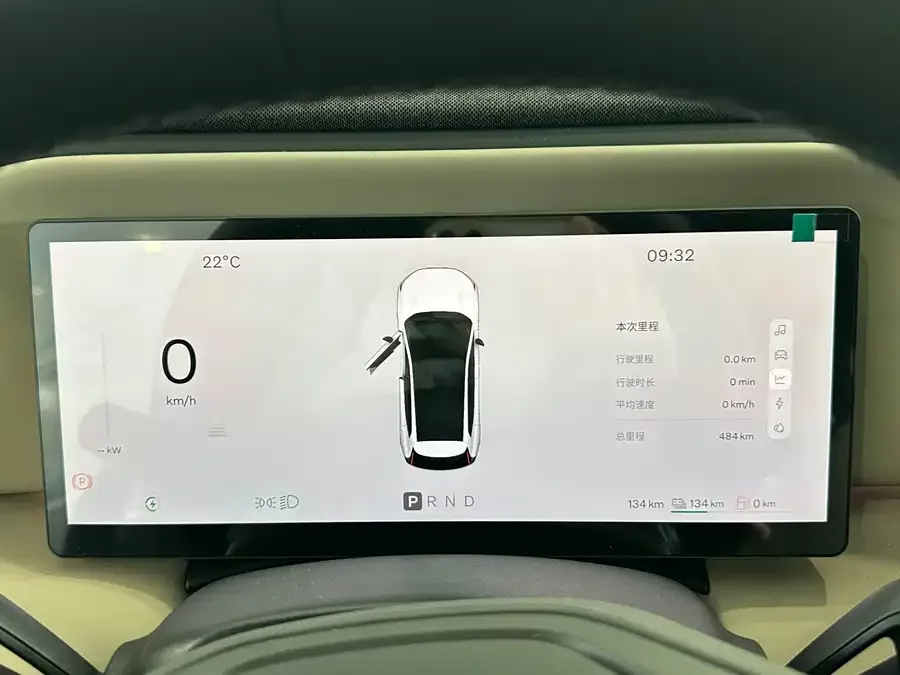 Volvo XC70 plug-in hybrid 2026 four-wheel drive long-range Core 2025 — миниатюра 2