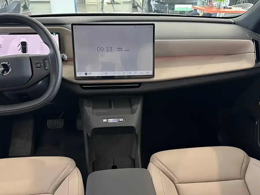 Volvo XC70 plug-in hybrid 2026 four-wheel drive long-range Core 2025 — миниатюра 4