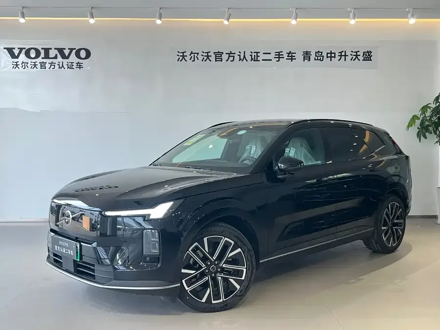 Volvo XC70 plug-in hybrid 2026