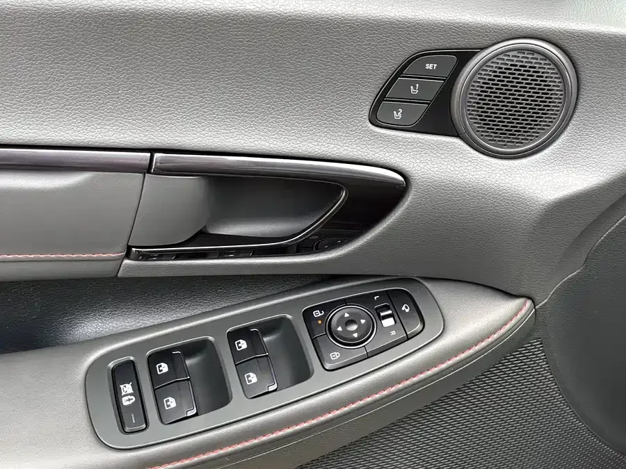Hyundai Sonata Sonata 2024 2.0TN Line Max 2024 — миниатюра 3