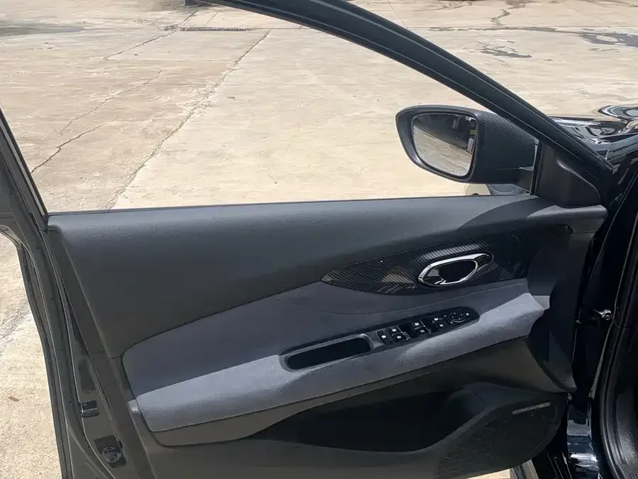 GAC Trumpchi Shadow Leopard Shadow Leopard 2023 400T Automatic R PRO 2023 — миниатюра 2