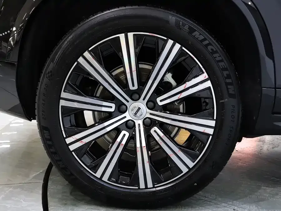 Volvo XC90 2023 B5 Smart Luxury Edition 5 Seaters 2024 — миниатюра 4