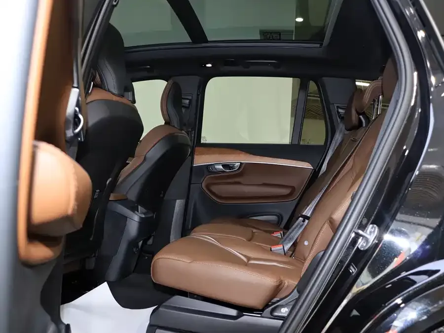 Volvo XC90 2023 B5 Smart Luxury Edition 5 Seaters 2024 — миниатюра 5