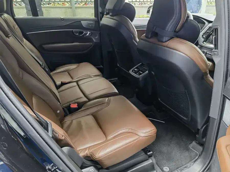 Volvo XC90 2024 B6 Zhiya Luxury Edition 7-seater 2024 — миниатюра 4