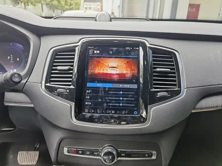 Volvo XC90 2024 B6 Zhiya Luxury Edition 7-seater 2024 — миниатюра 5