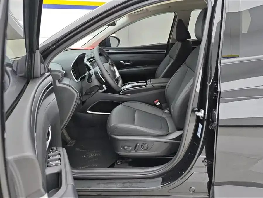 Hyundai tucson l Tucson 2023 Tucson L 1.5T Automatic 2WD GLX Elite Edition 2023 — миниатюра 3