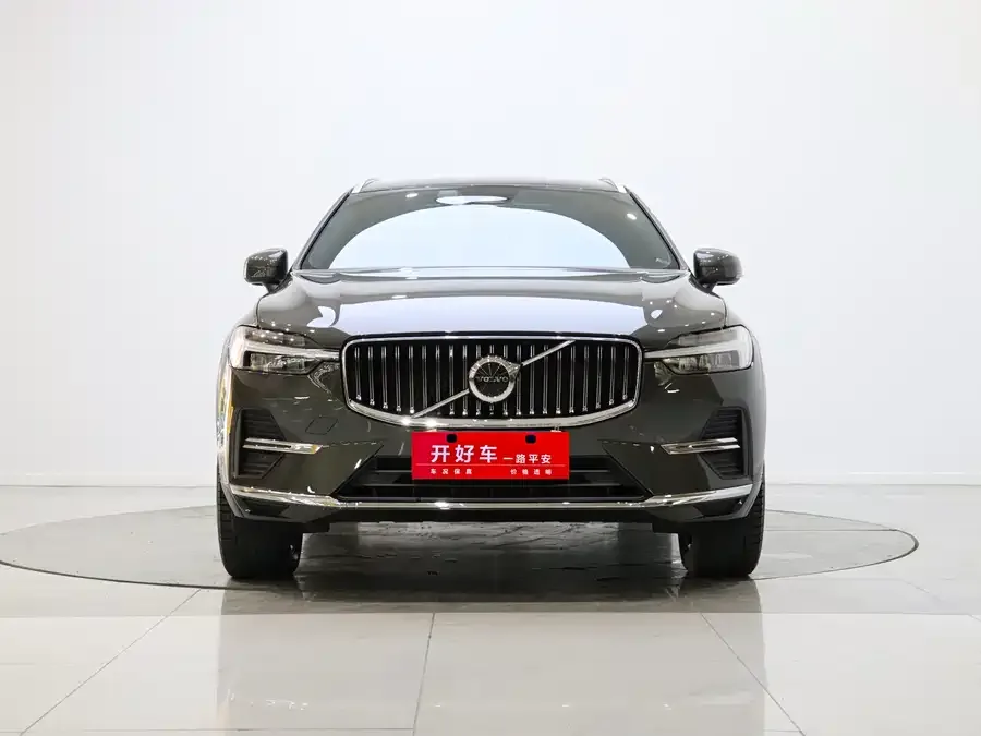 Volvo XC60 2022