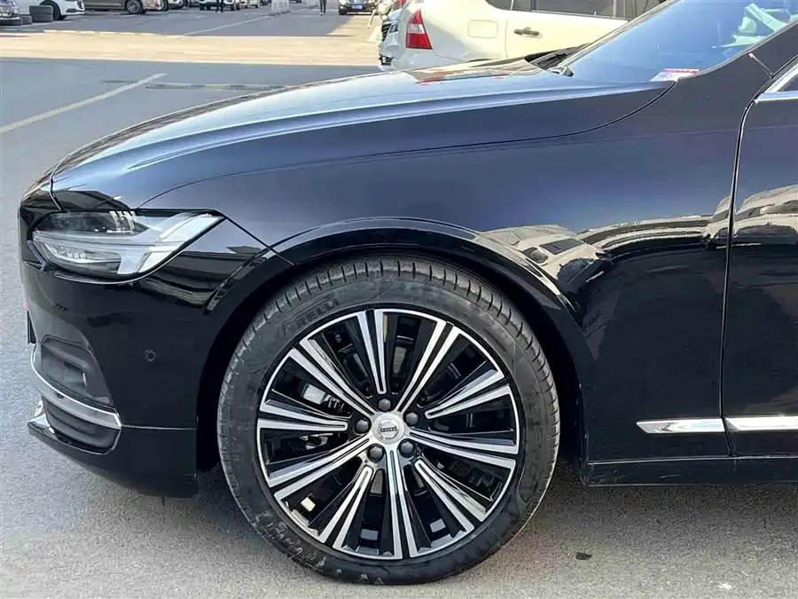 Volvo S90 2025 B5 Smart Luxury Edition 2024 — миниатюра 2