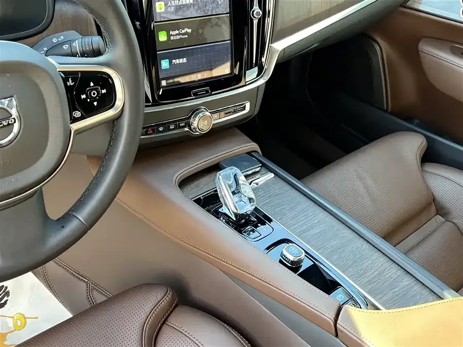 Volvo S90 2025 B5 Smart Luxury Edition 2024 — миниатюра 3