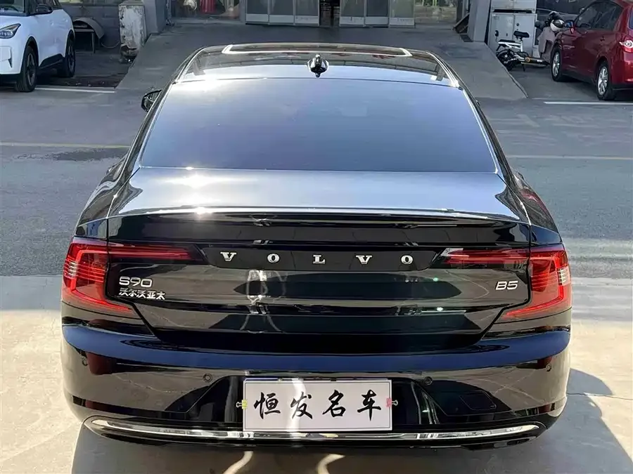 Volvo S90 2025 B5 Smart Luxury Edition 2024 — миниатюра 5