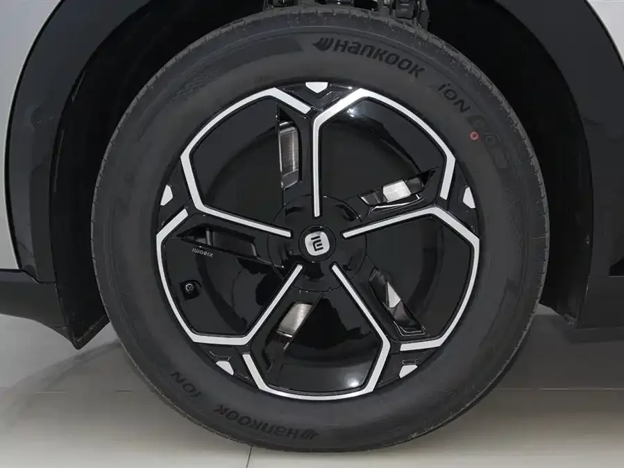 Xiaomi YU7 Xiaomi YU7 2025 Ultra-Long-Range Rear-Wheel Drive Edition 2026 — миниатюра 3