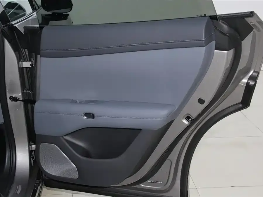 Xiaomi YU7 Xiaomi YU7 2025 Ultra-Long-Range Rear-Wheel Drive Edition 2026 — миниатюра 4