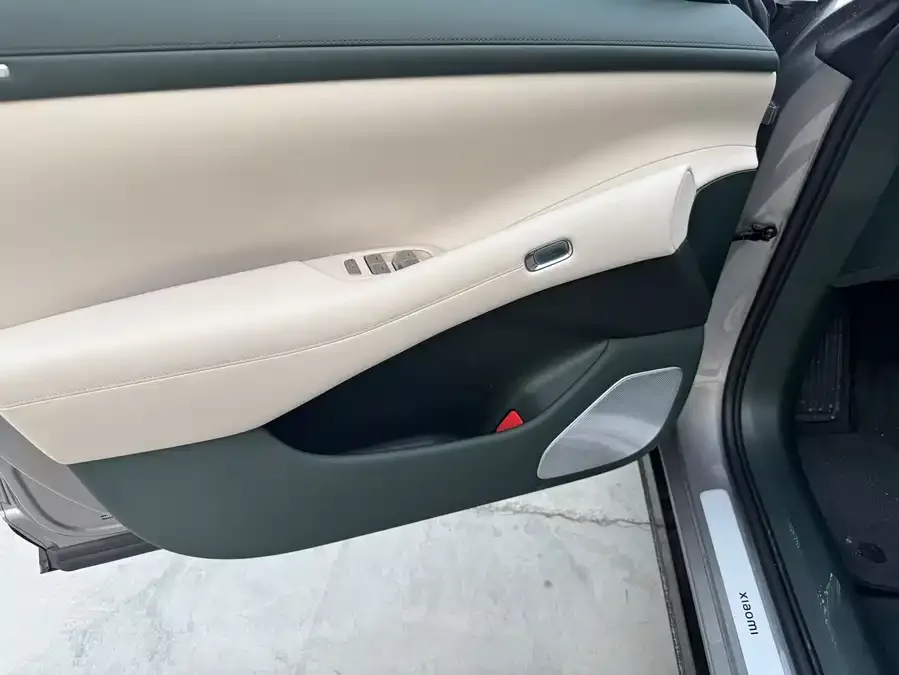 Xiaomi YU7 Xiaomi YU7 2025 Ultra-Long-Range Rear-Wheel Drive Edition 2025 — миниатюра 3