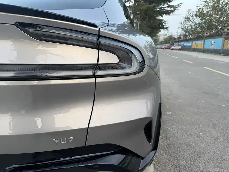 Xiaomi YU7 Xiaomi YU7 2025 Ultra-Long-Range Rear-Wheel Drive Edition 2025 — миниатюра 5