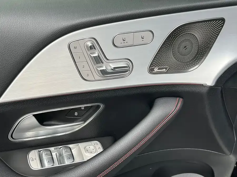 Mercedes-Benz GLE AMG Mercedes-Benz GLE AMG 2024 AMG GLE 53 4MATIC+ 2024 — миниатюра 5