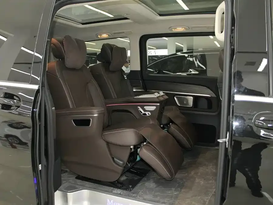 Mercedes-Benz Class V Mercedes-Benz V-Class 2024 V 300 L Long Wheelbase Luxury Edition 2024 — миниатюра 3