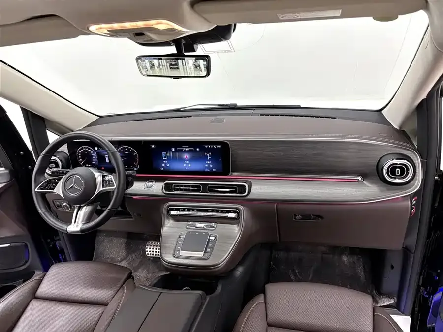 Mercedes-Benz Class V Mercedes-Benz V-Class 2024 V 300 L Long Wheelbase Luxury Edition 2024 — миниатюра 4