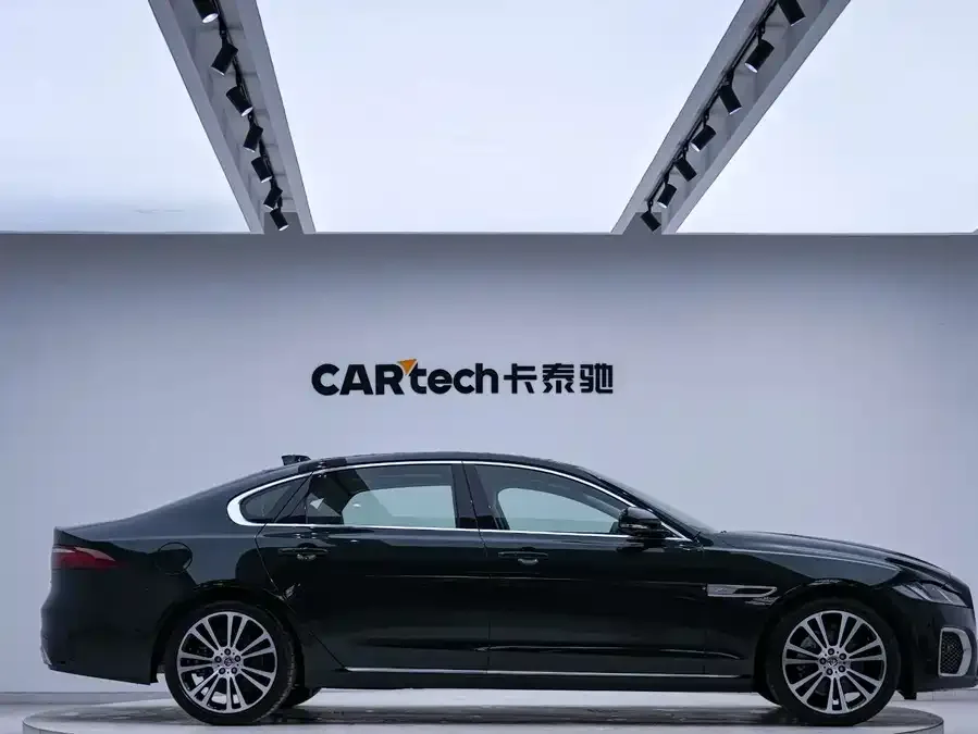 Jaguar XFL 2024 2.0T P250 2WD Luxury Edition 2024 — миниатюра 2