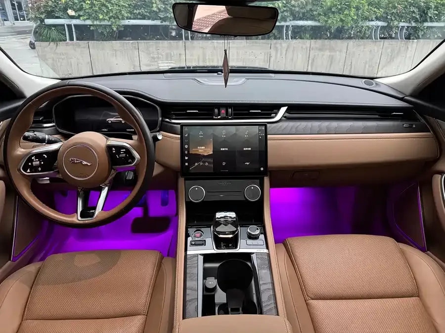 Jaguar XFL 2024 2.0T P250 2WD Luxury Edition 2024 — миниатюра 2