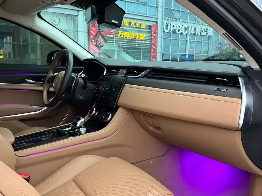 Jaguar XFL 2024 2.0T P250 2WD Luxury Edition 2024 — миниатюра 4