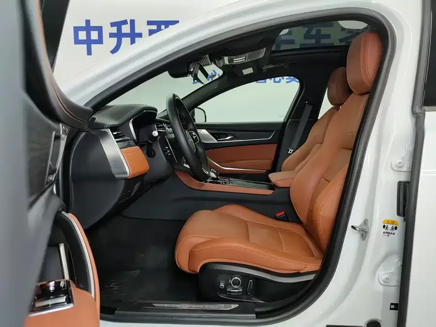 Jaguar XFL 2024 2.0T P300 4WD Flagship Sports Gilded Edition 2024 — миниатюра 3