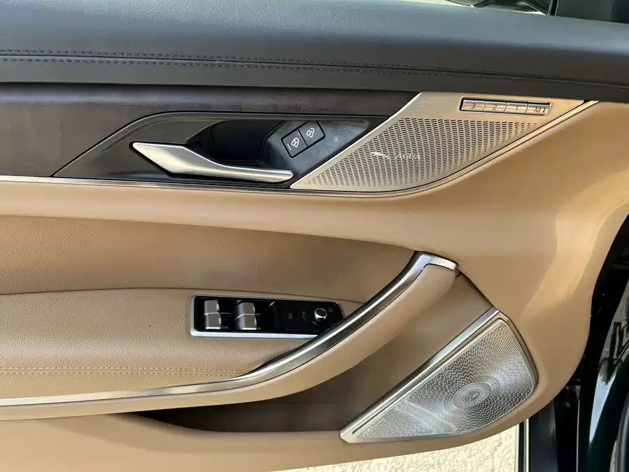 Jaguar XFL 2022 XFL 2.0T P250 2WD Exclusive Luxury Edition 2022 — миниатюра 2