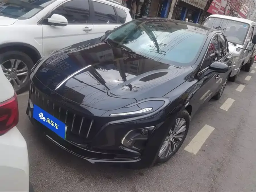 Hongqi E-QM5 Hongqi E-QM5 2023 620km PLUS 2024 — фото 1, купить с доставкой в Москву