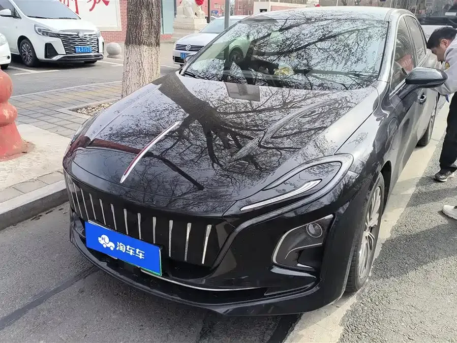 Hongqi E-QM5 Hongqi E-QM5 2024 560km PLUS 2024 — фото 1, купить с доставкой в Москву