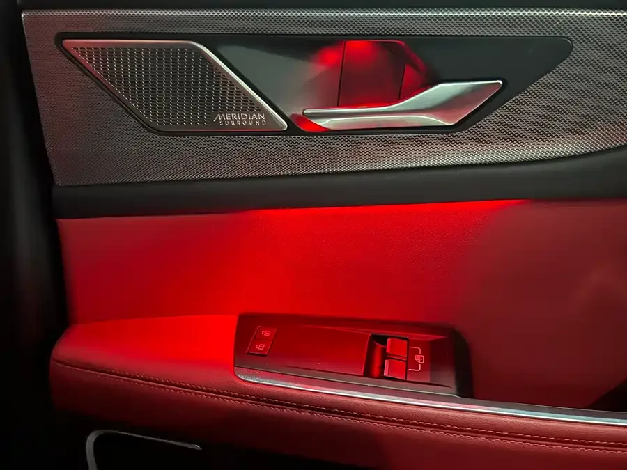 Jaguar XEL 2022 2.0T 250PS R-DYNAMIC S aggressive sports version 2022 — миниатюра 3