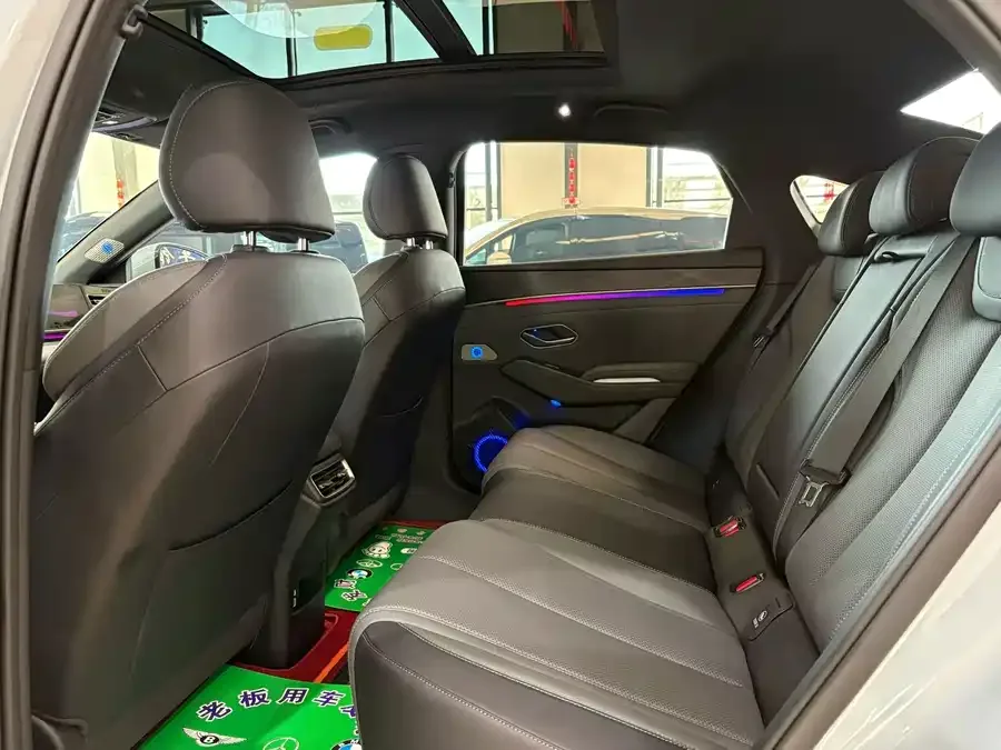 BYD Qin L Qin L 2024 DM-i 120KM Beyond Edition 2024 — миниатюра 2