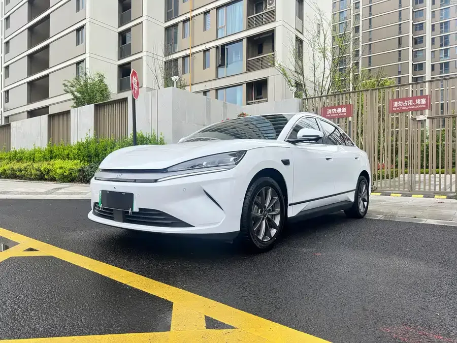 BYD Qin L Qin L 2025 EV 470KM Leading Edition 2026 — фото 1, купить с доставкой в Москву
