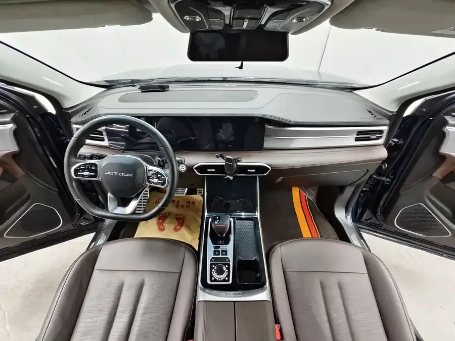 Jetour X90 PLUS Jetour X90 PLUS 2023 2.0T DCT Castle 7-seater 2023 — миниатюра 3