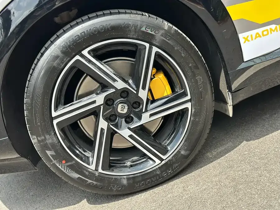Xiaomi YU7 Xiaomi YU7 2025 Ultra-Long-Range 4WD Pro Edition 2025 — миниатюра 3
