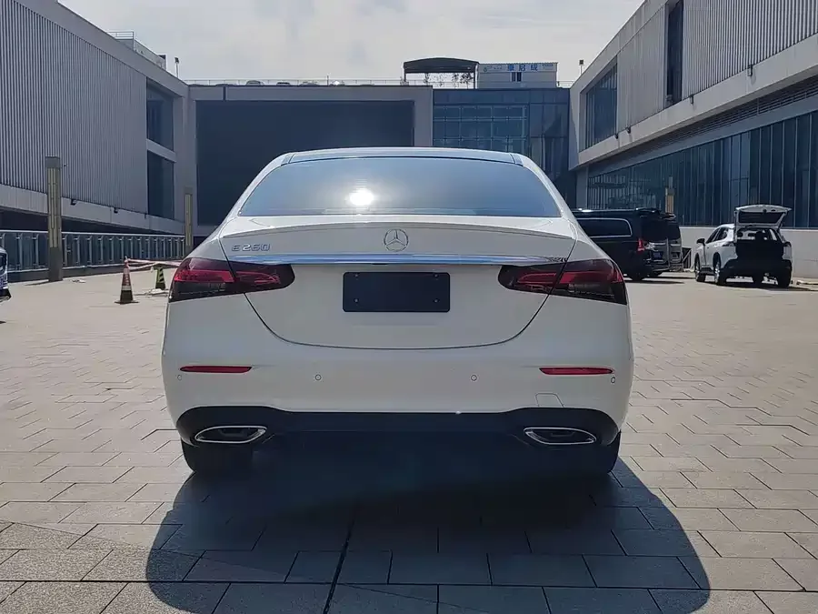 Mercedes-Benz E-Class Mercedes-Benz E-Class (Imported) 2023 E 260 Fashion Sports Edition 2023 — миниатюра 5
