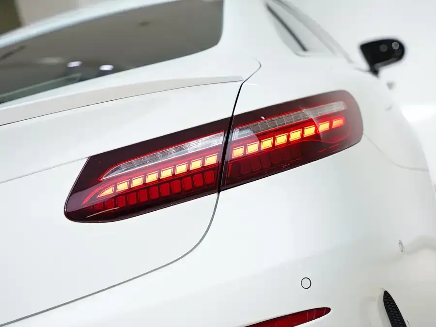 Mercedes-Benz E-Class Mercedes-Benz E-Class (Imported) 2023 E 260 Coupe 2023 — миниатюра 3