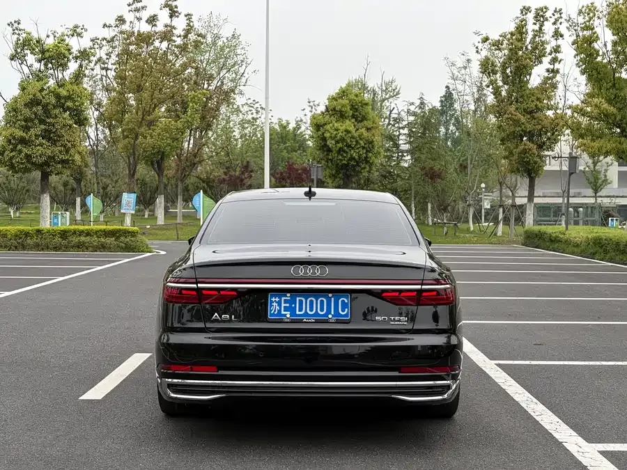 Audi A8 2023 A8L 50 TFSI quattro Premium Edition 2023 — миниатюра 2