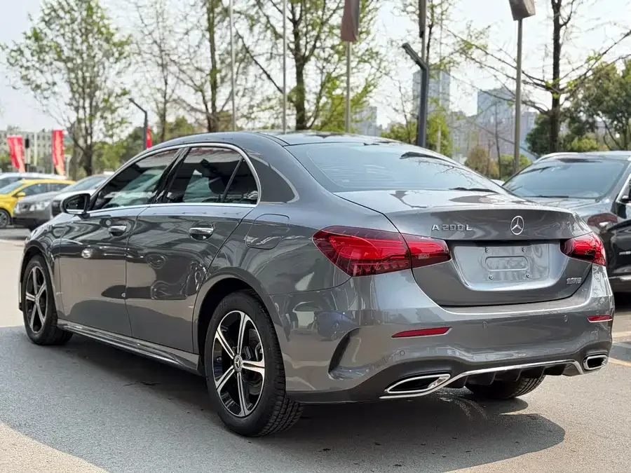 Mercedes-Benz Class A Mercedes-Benz A-Class 2024 A 200 L Fashion Edition 2024 — миниатюра 4