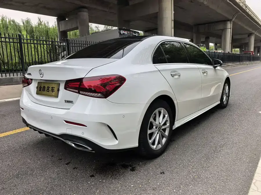 Mercedes-Benz Class A Mercedes-Benz A-Class 2022 A 200 L Sports Sedan Dynamic Edition 2022 — миниатюра 2