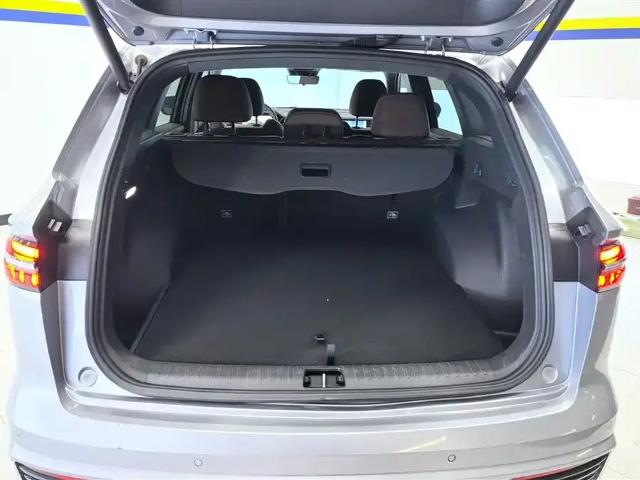 Geely Monjaro Xingyue L 2021 2.0TD DCT EVO 2WD Premium Edition 2022 — миниатюра 2