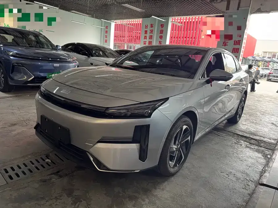Geely Galaxy L6 Galaxy L6 2025 EM-i 140km Starship Edition 2025 — фото 1, купить с доставкой в Москву