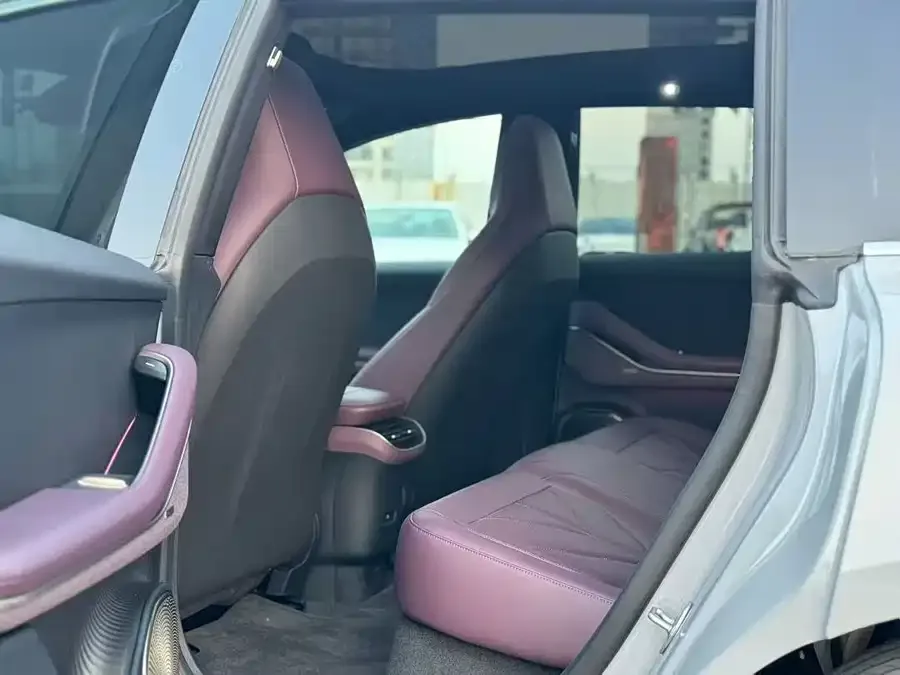 NIO ET5T NIO ET5T 2025 Champion Commemorative Edition 75kWh Touring 2025 — миниатюра 5