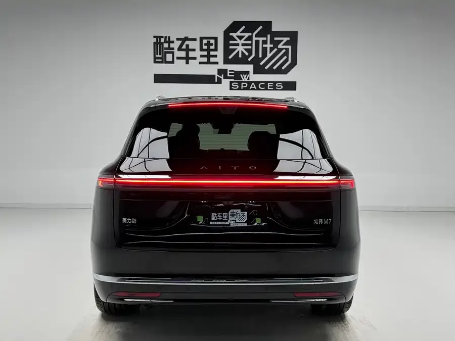 AITO M7 Wenjie M7 2026 Extended Range Max 4WD 5-Seater (192-line LiDAR) 2026 — миниатюра 2