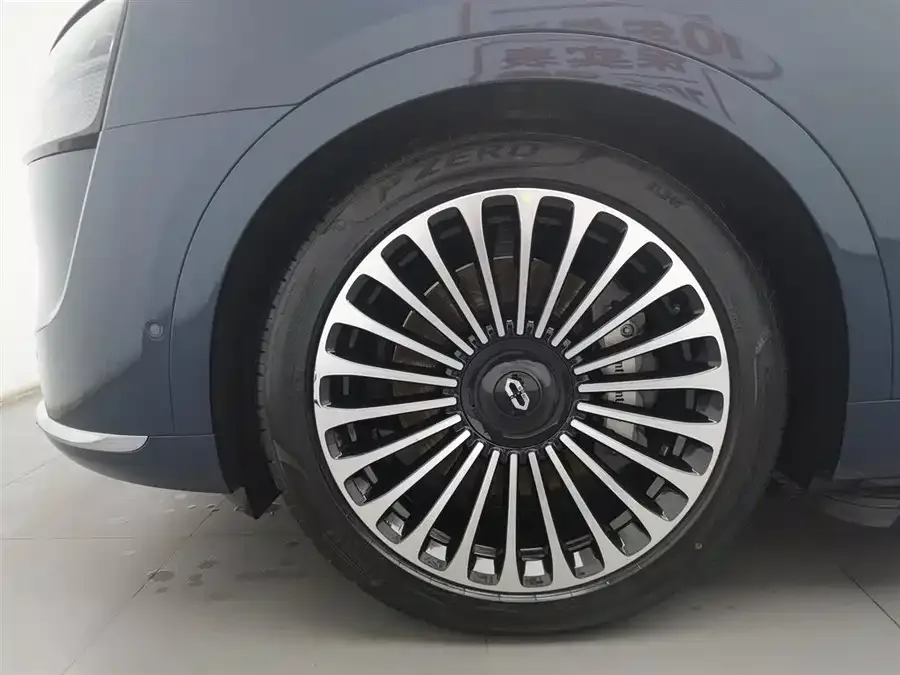 AITO M9 Wenjie M9 2025 Extended Range Ultra Edition 52kWh 6-Seat Version (192-line LiDAR) 2025 — миниатюра 5