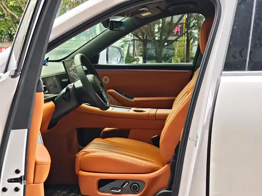AITO M7 Wenjie M7 2026 Extended Range Max 4WD 5-Seater (192-line LiDAR) 2025 — миниатюра 4