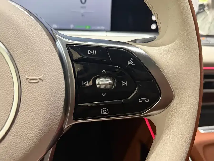 Voyah Lantu FREE Lantu FREE 2024 ultra-long battery life smart driving version 2024 — миниатюра 3