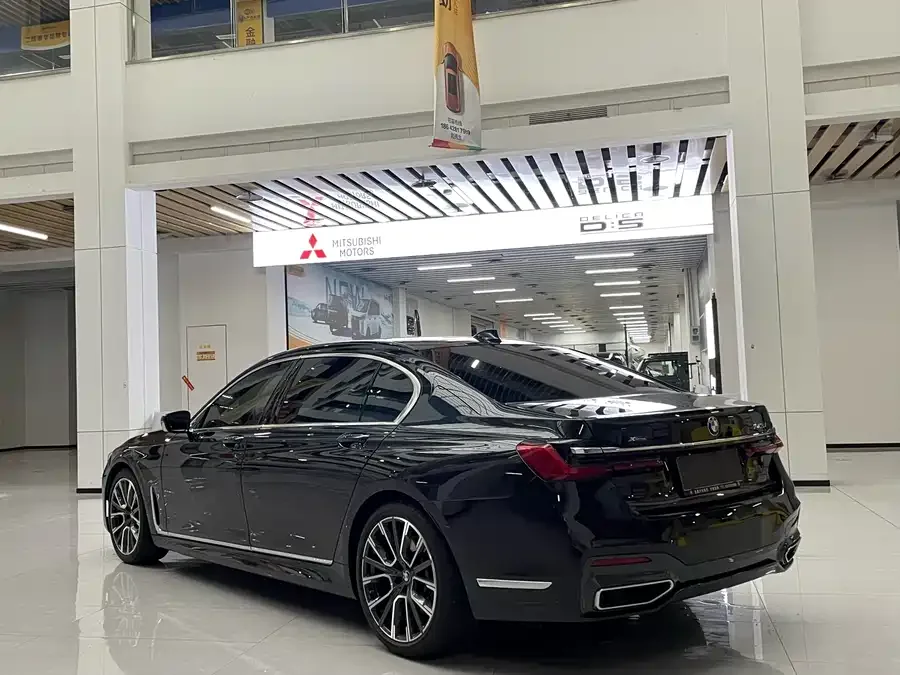 BMW 7 Series BMW 7 Series 2022 740Li xDrive Executive M Sport Package 2022 — миниатюра 4