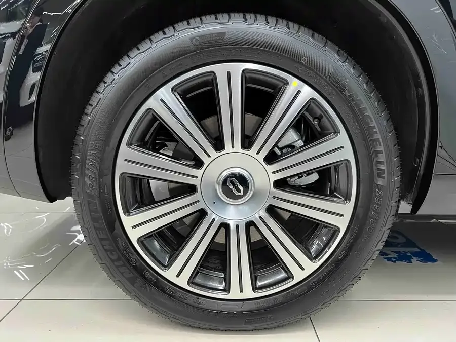 AITO M7 Wenjie M7 2024 1.5T Intelligent Driving Rear-wheel Drive Pro Edition 5 Seaters 2026 — миниатюра 4