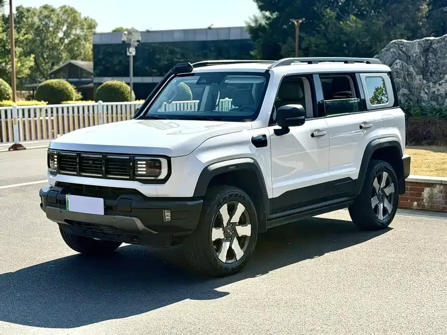 BAIC BJ40 2025