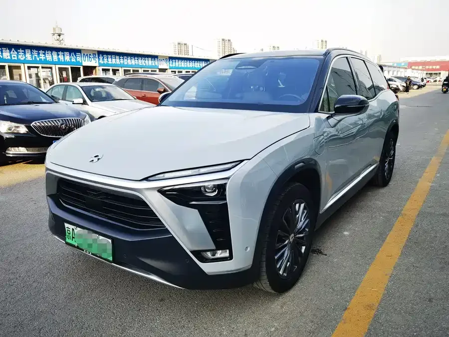 NIO ES8 2022