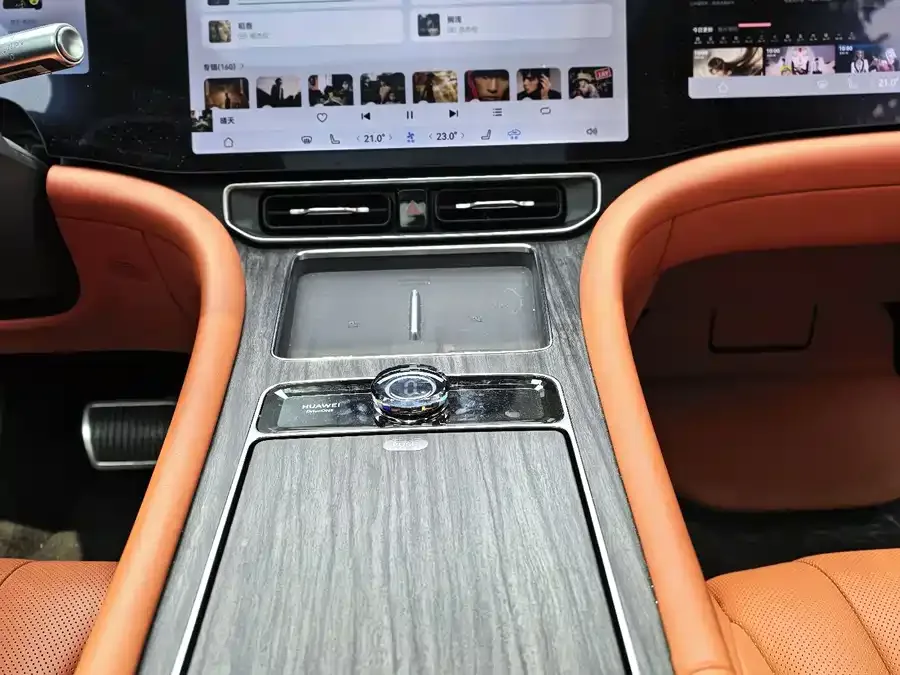 AITO M9 Wenjie M9 2024 Extended Range Max Edition 42kWh 6-seater Edition 2024 — миниатюра 4